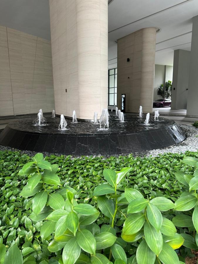 Luxury Suites At Eaton Klcc Kuala Lumpur Exterior foto